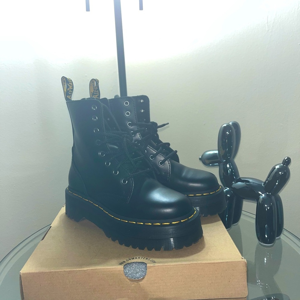 ❌SOLD❌BLACK JADON DOC MARTENS